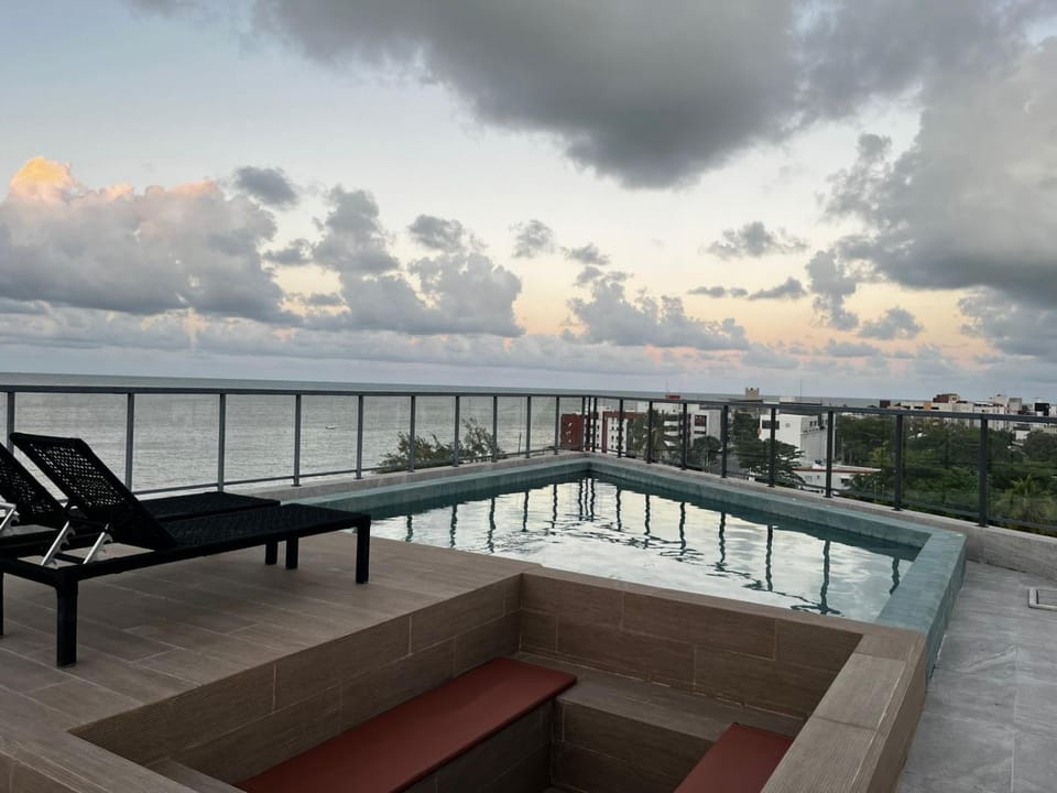 Balcony/Terrace, Pool view, Sea view, Swimming pool, sunbed
