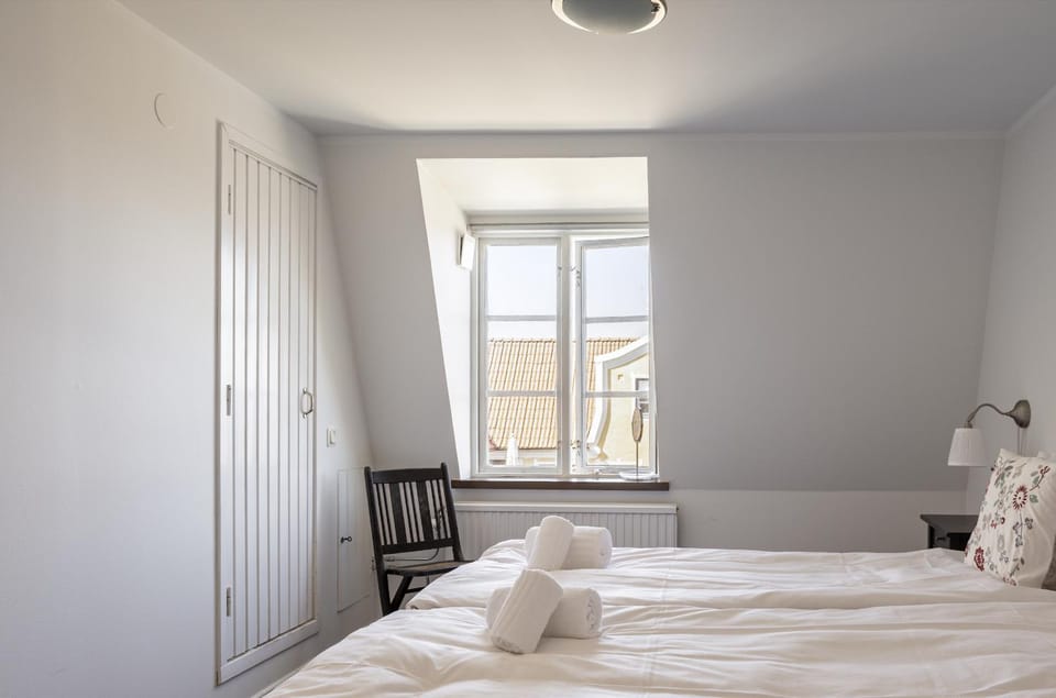Bed, Photo of the whole room, Bedroom, internet, towels