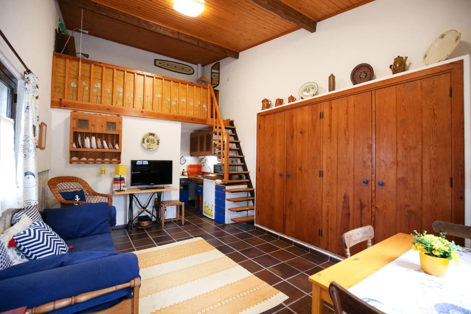 TV and multimedia, Living room, Dining area