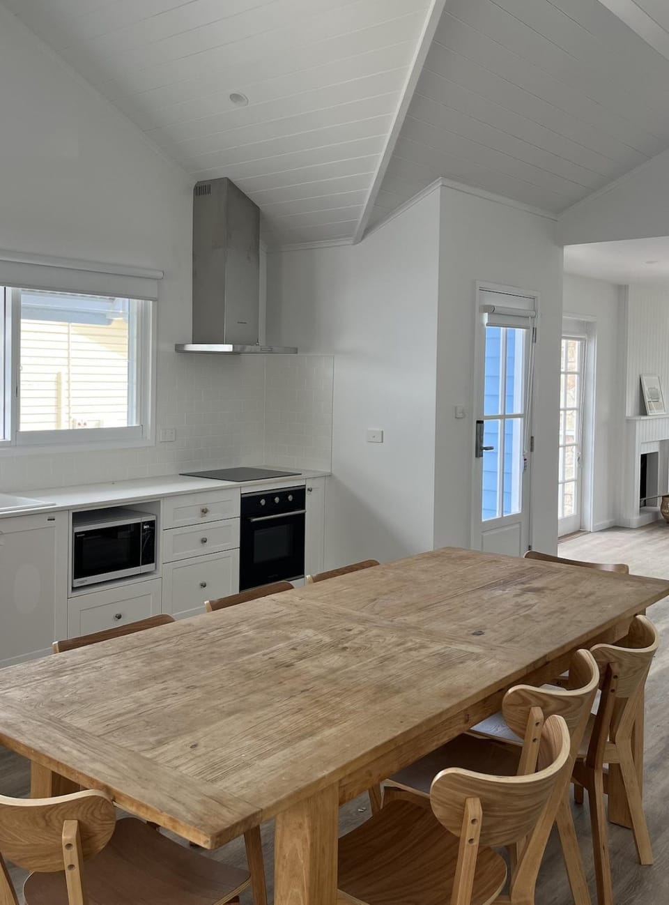 Kitchen or kitchenette, Dining area, dishwasher, oven, stove