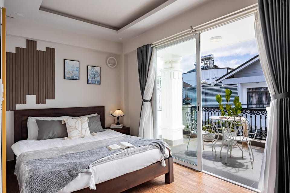 View (from property/room), Balcony/Terrace, Photo of the whole room, Bedroom