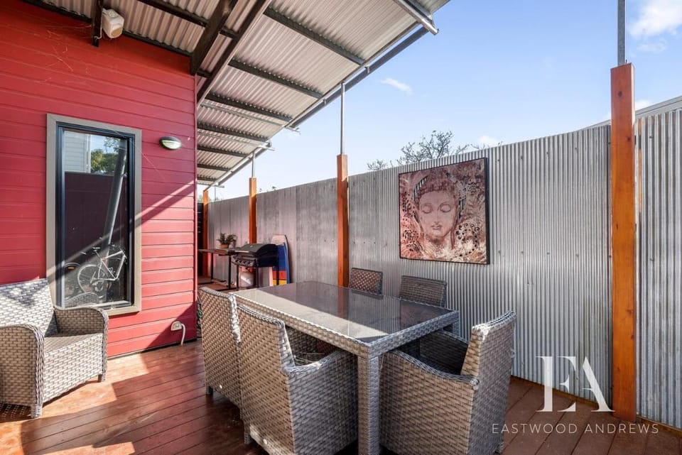 Pet Friendly, Flex Check-InOut, Australiana Touch House in Geelong West