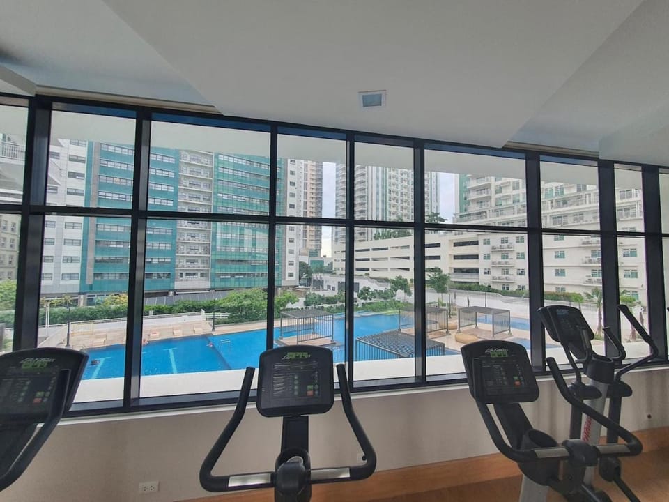 Fitness centre/facilities, Pool view, Swimming pool