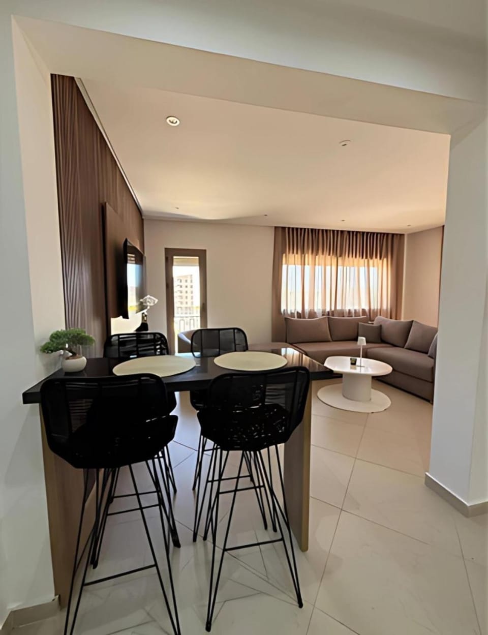 Central Gueliz Apartment Walk to Train Station Apartment in Marrakesh