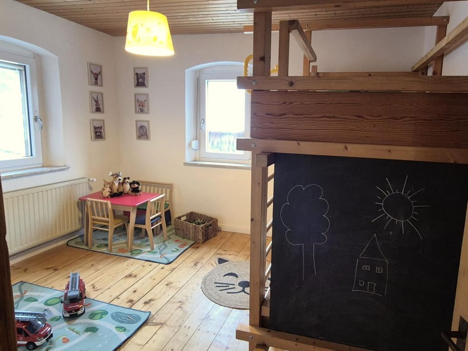 Photo of the whole room, Bedroom, children, bunk bed