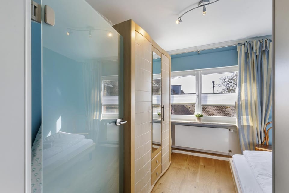 Property building, Living room, Bedroom