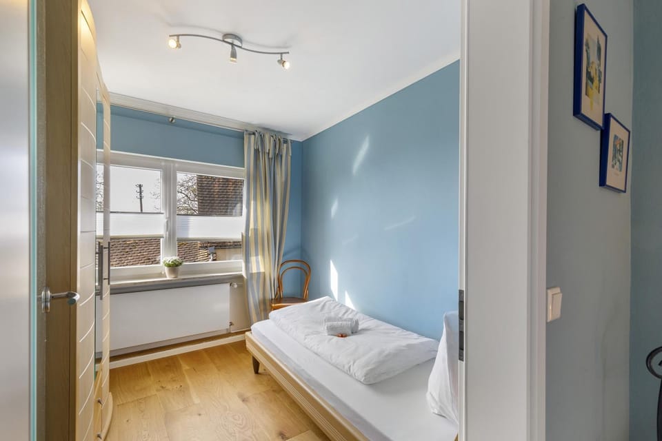 Property building, Living room, Bedroom