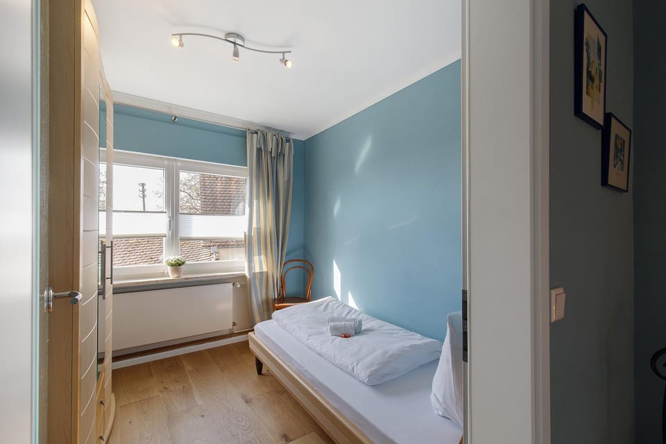 Property building, Living room, Bedroom