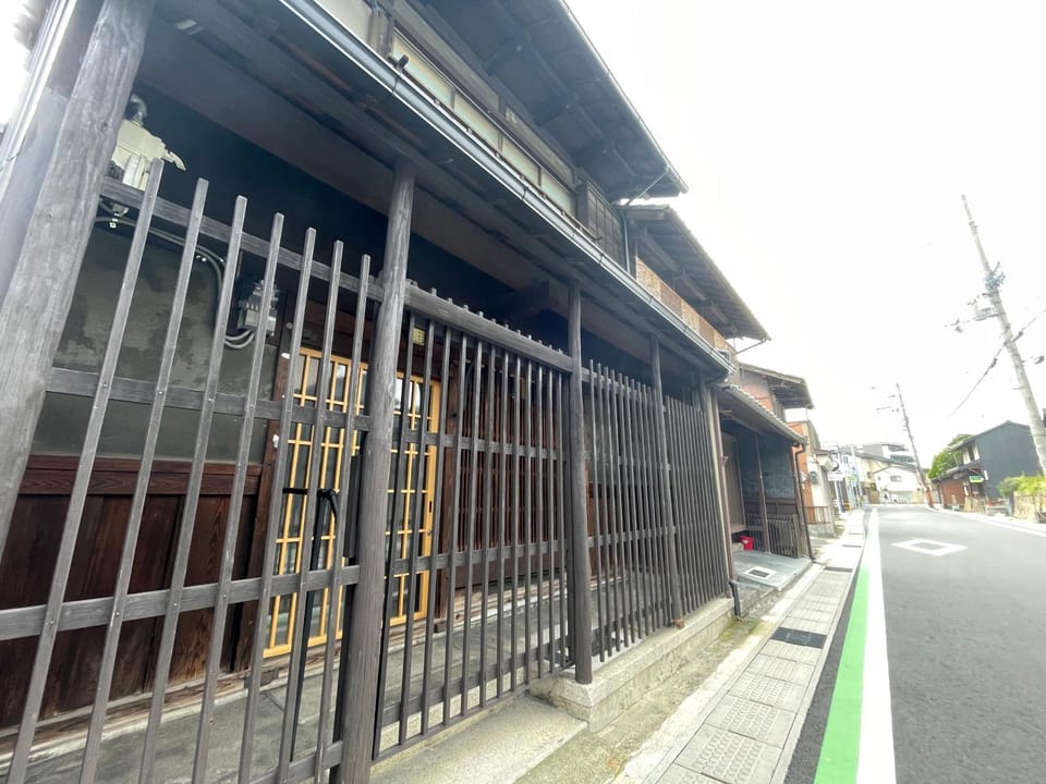 Property building, Neighbourhood