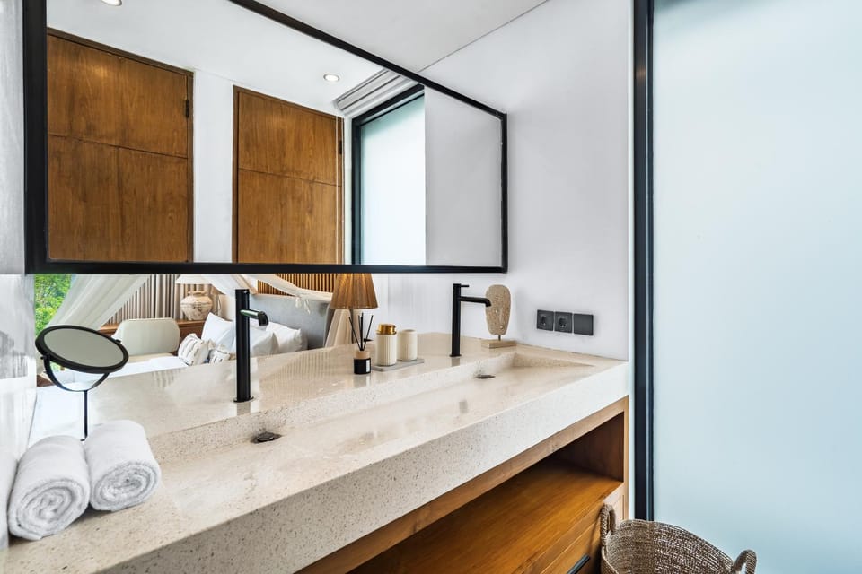Shower, Bathroom, towels