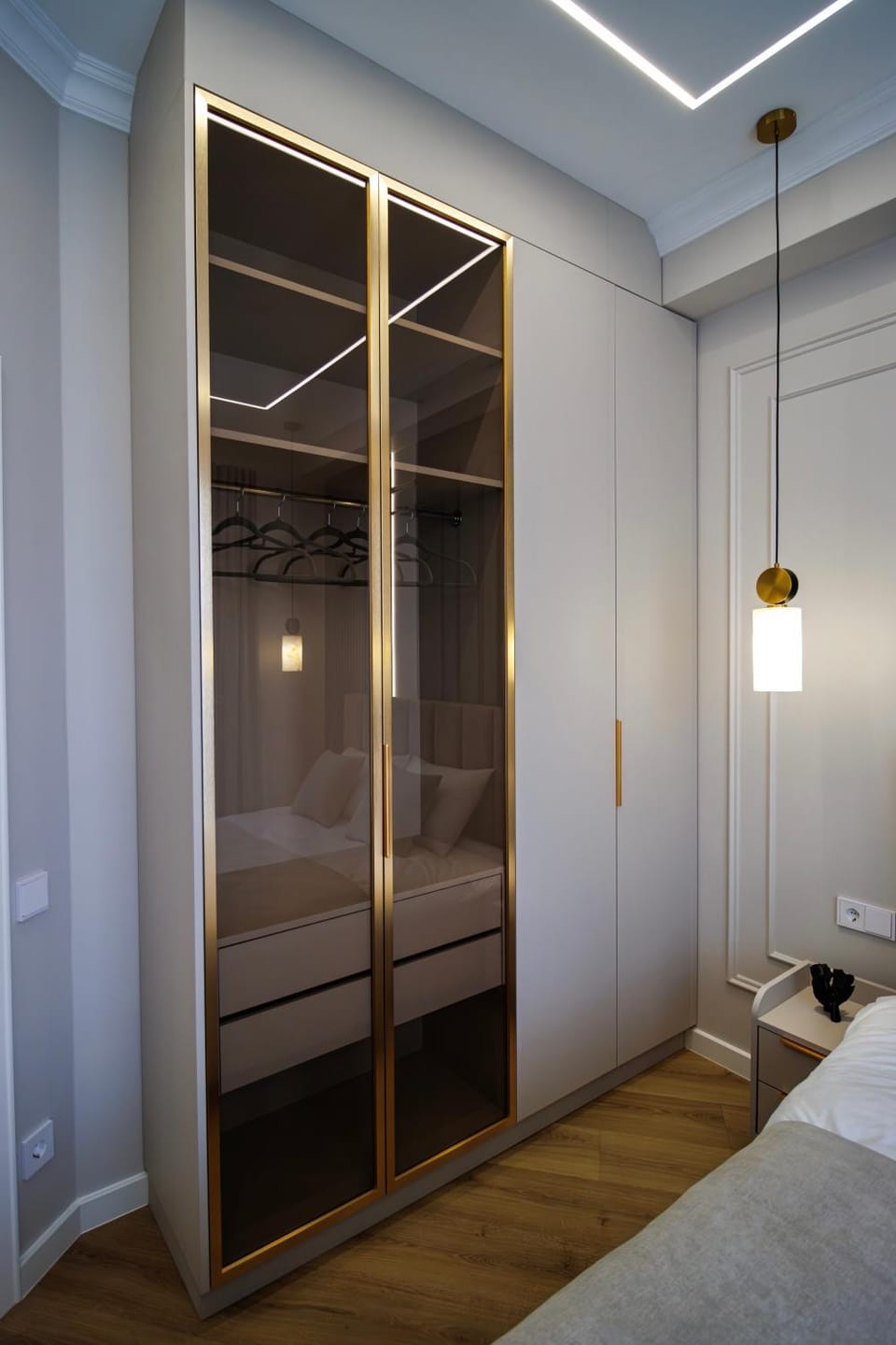 Bedroom, wardrobe