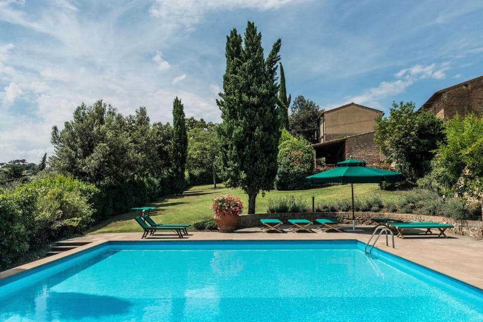 Garden view, Pool view, Swimming pool, sunbed