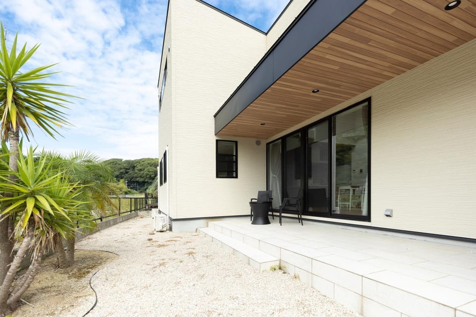 Property building, Garden, Balcony/Terrace, Garden view