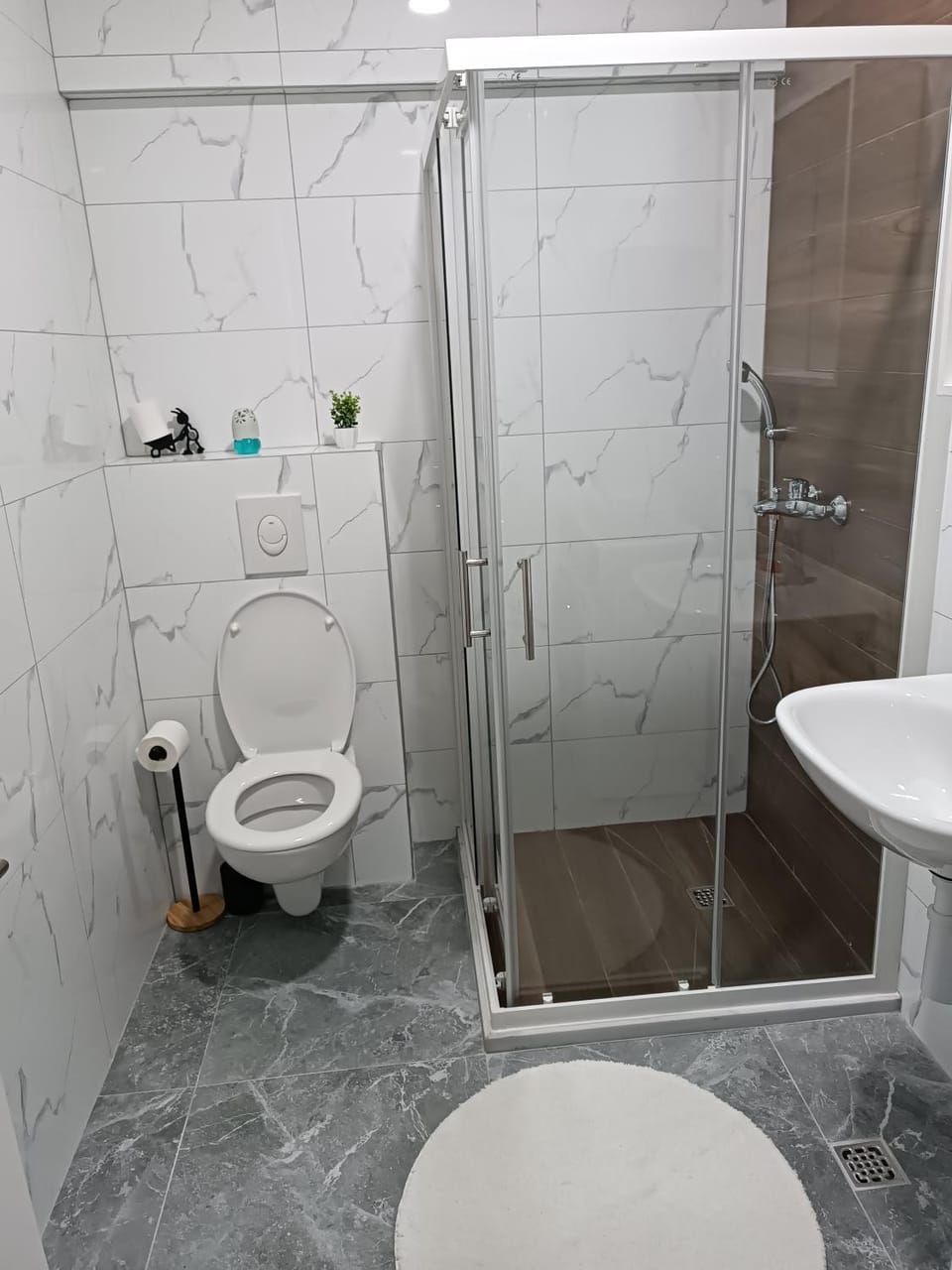 Shower, Toilet, Bathroom