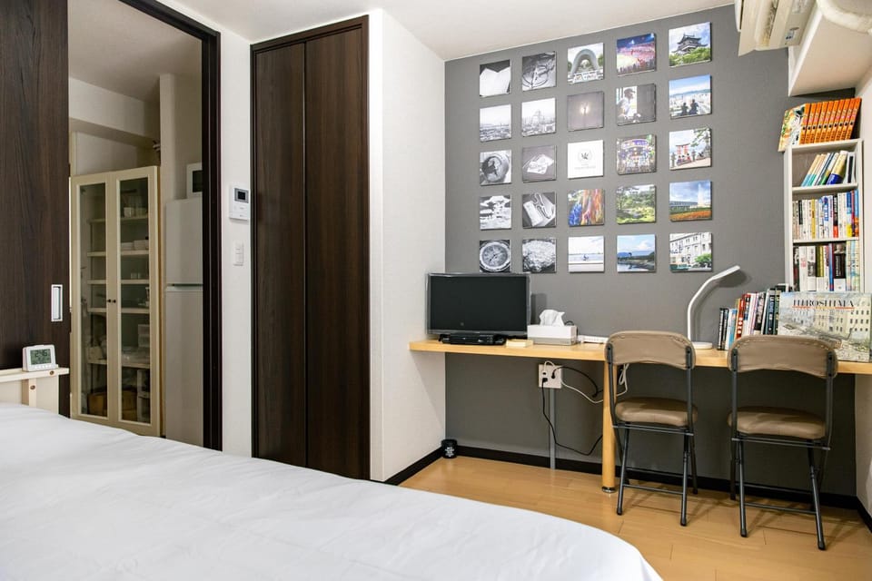 Photo of the whole room, Bedroom