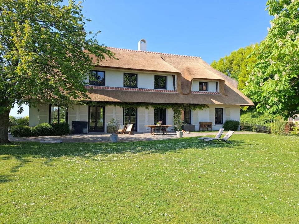 La Grange des Prés, Chaumière 8 personnes vue Mer! House in Normandy
