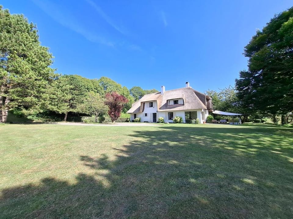 La Grange des Prés, Chaumière 8 personnes vue Mer! House in Normandy