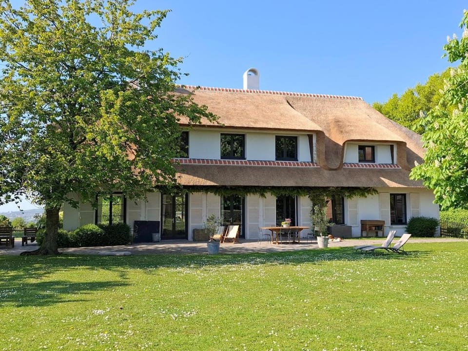 La Grange des Prés, Chaumière 8 personnes vue Mer! House in Normandy