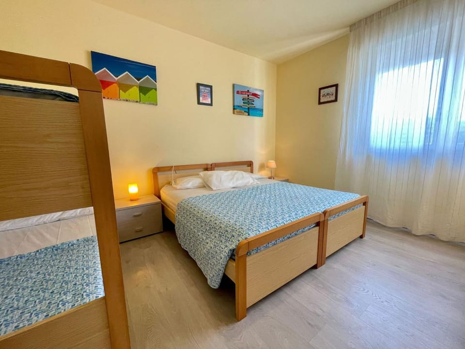 Bed, Decorative detail, Bedroom