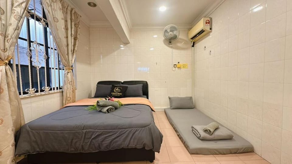 C03 Golden Rinting Homestay 2 Story Semi D House House in Johor