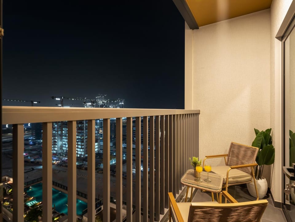 View (from property/room), Balcony/Terrace, Seating area