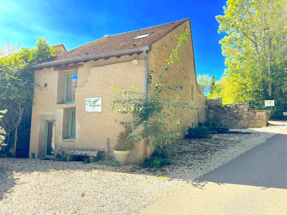 Property building, Street view