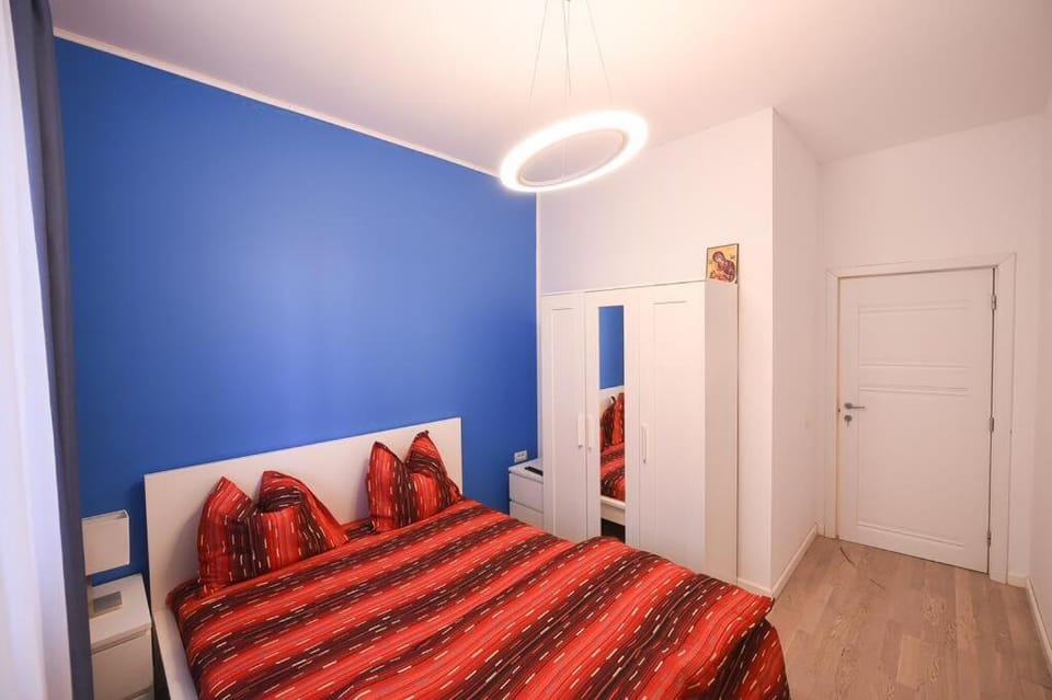 Bed, Photo of the whole room, Bedroom, wardrobe