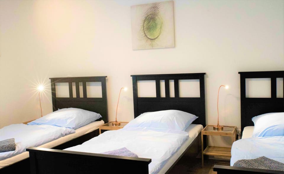 Photo of the whole room, Bedroom