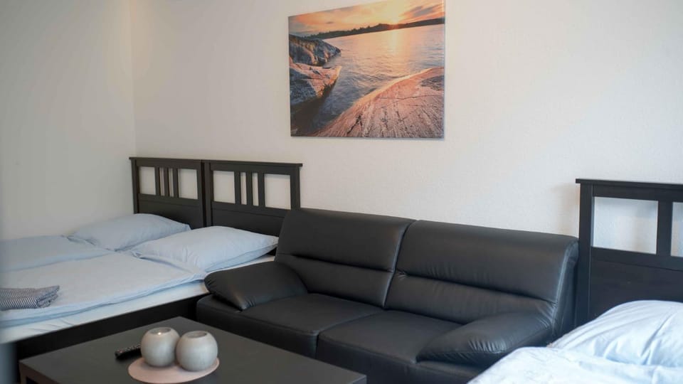 Photo of the whole room, Seating area, Bedroom