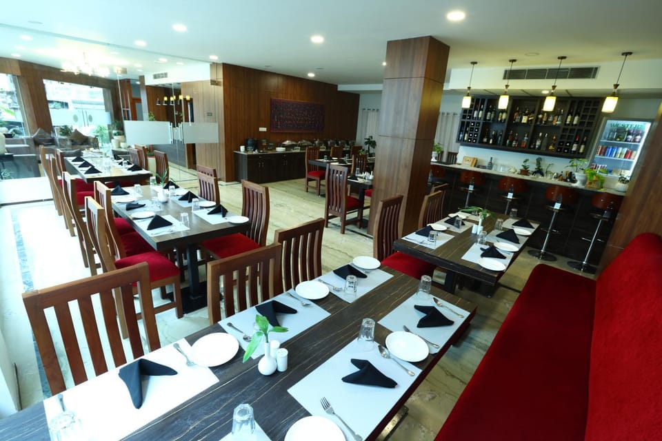 Restaurant/places to eat, Food and drinks