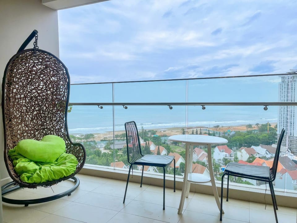 Patio, Day, Natural landscape, View (from property/room), Balcony/Terrace, Living room, Seating area, City view, Sea view