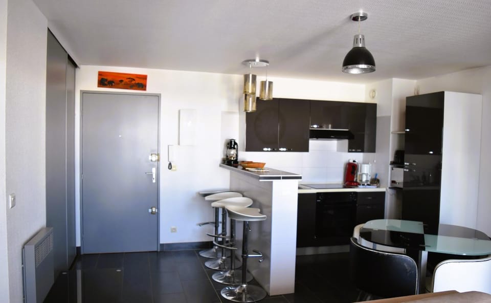 Kitchen or kitchenette, Dining area, kitchen