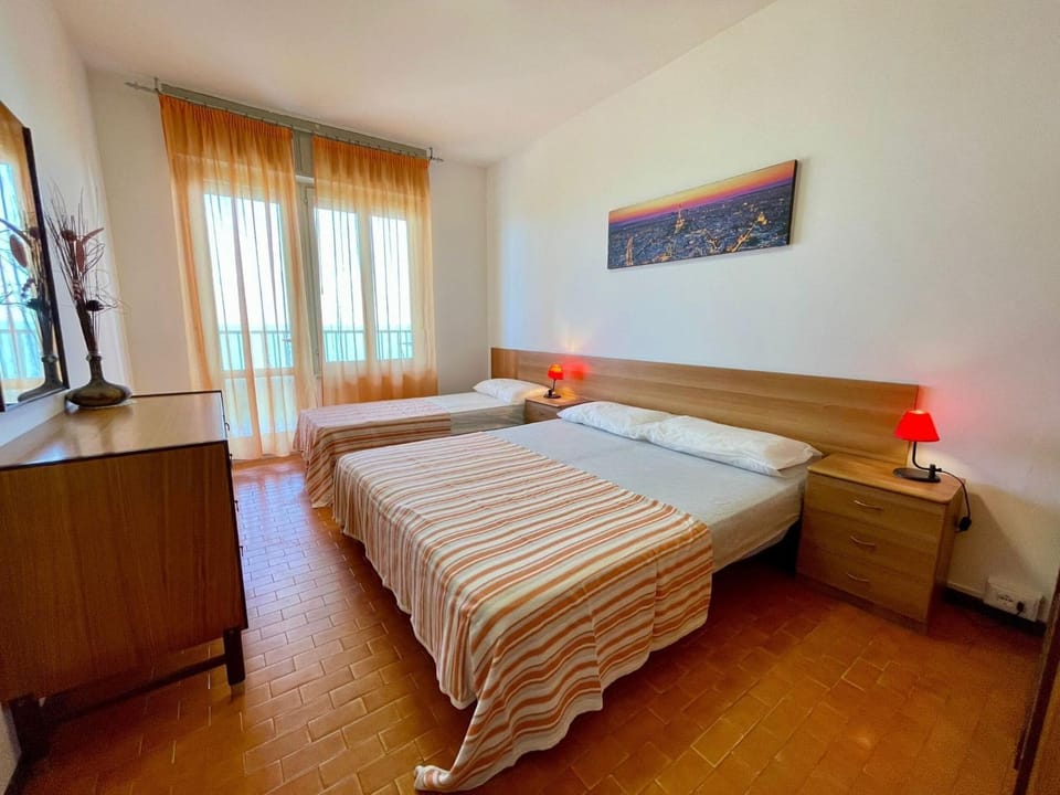 Bed, Decorative detail, Bedroom