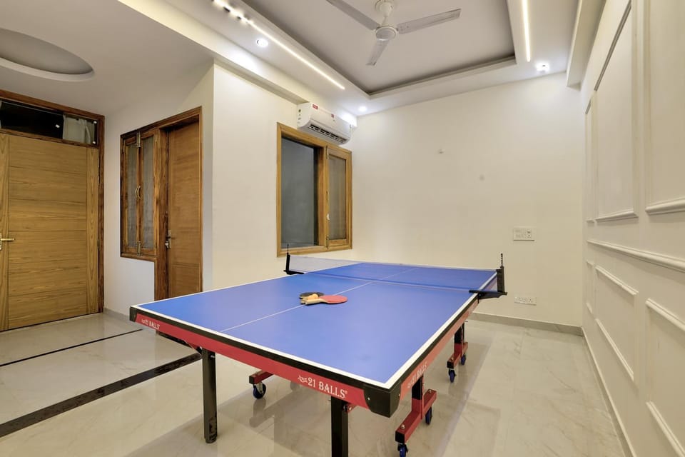 Game Room, Table tennis
