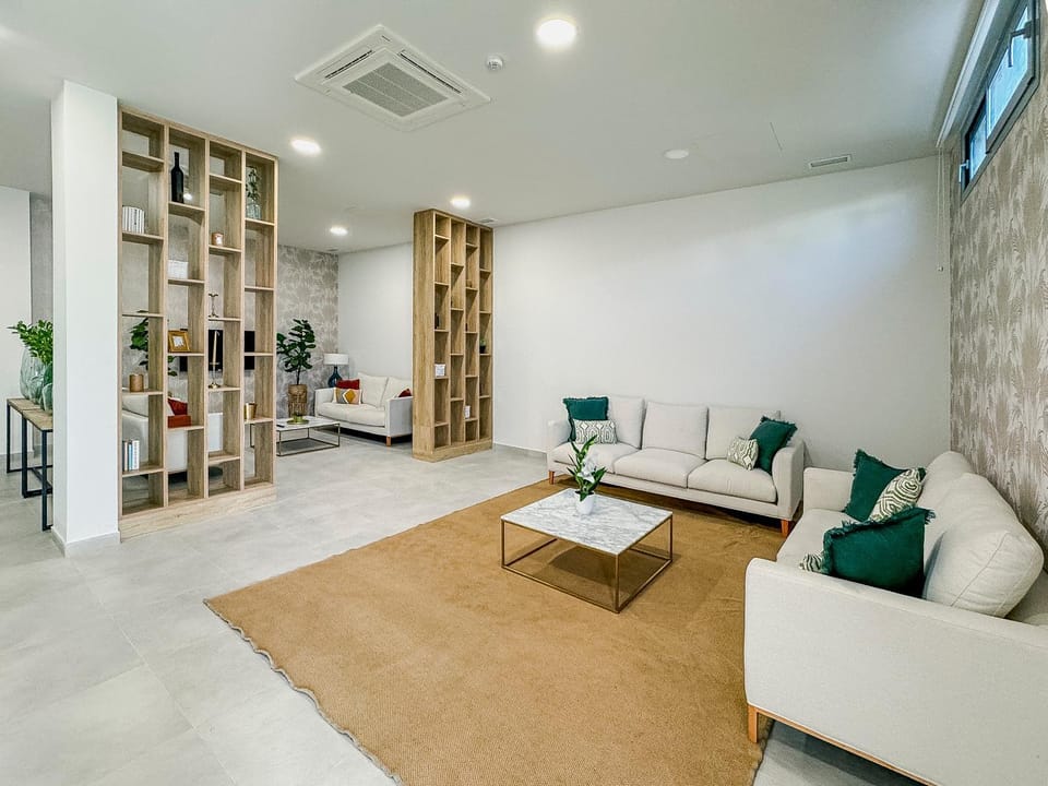 Communal lounge/ TV room, Lobby or reception, Seating area, air conditioner