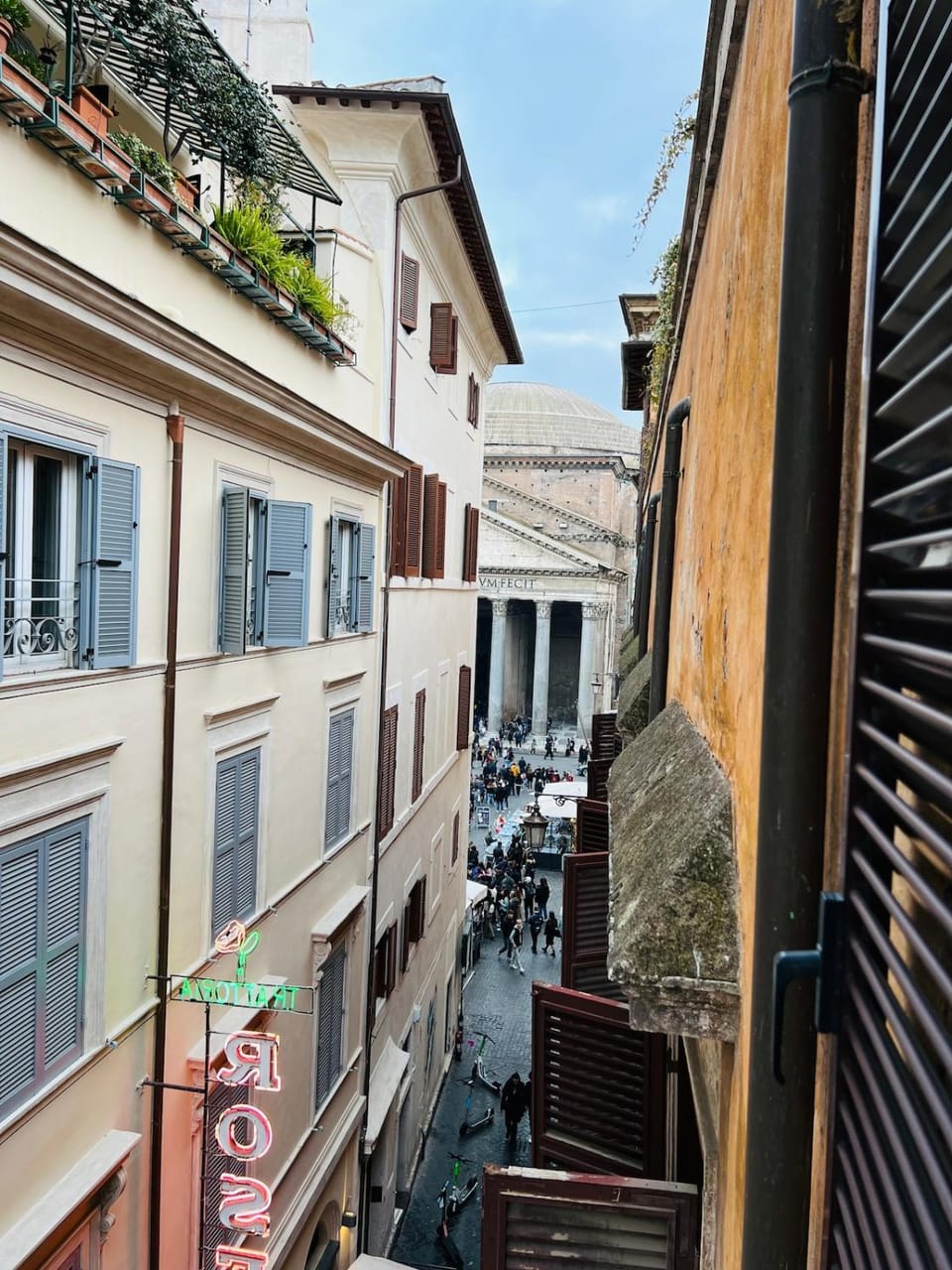 Pantheon View Apartment in Rome