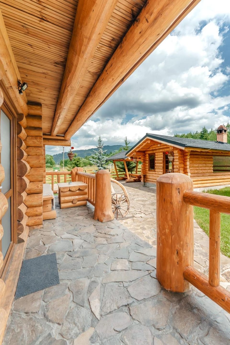 Pensiunea Plaiul Bucovinei Bed and Breakfast in Romania