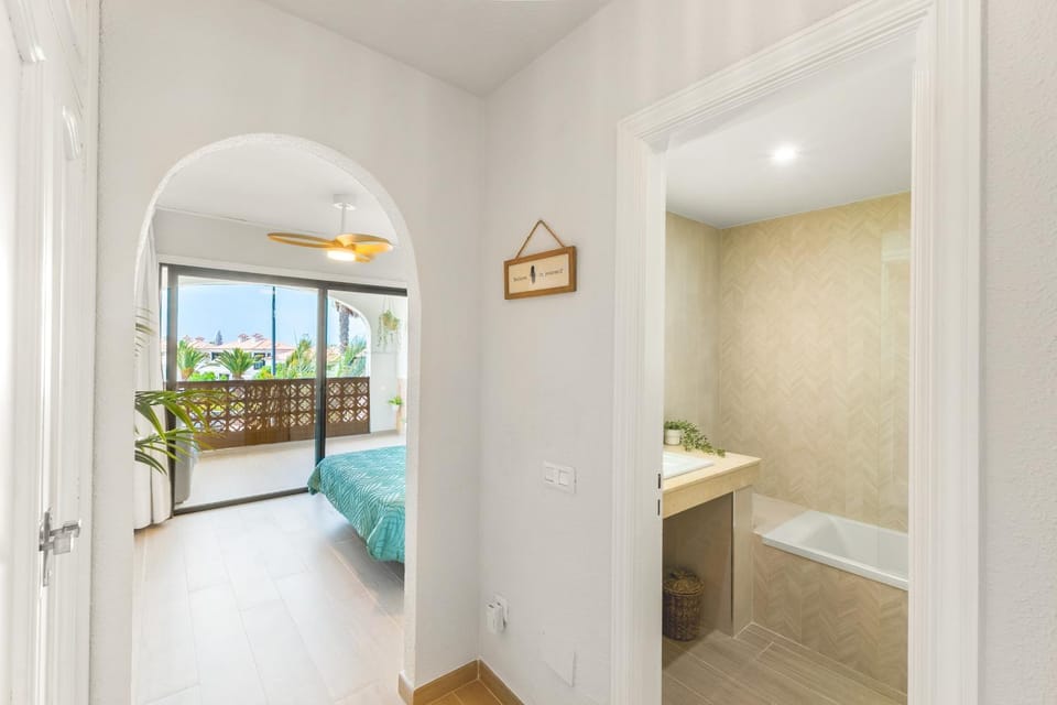 Luxury house with 3 bedrooms and ocean and mountain views Apartment in Abona
