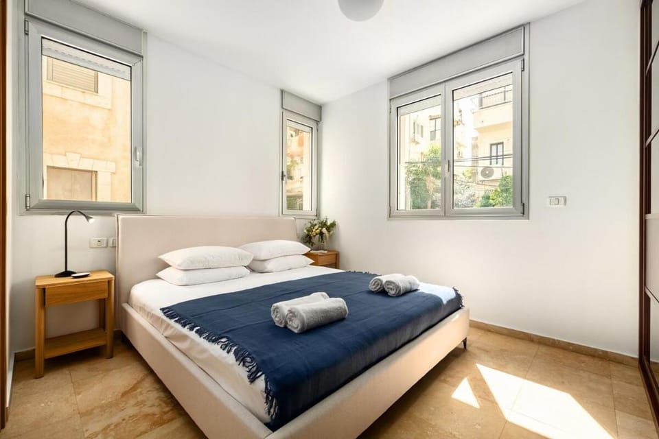 3BR Retreat Prime Beachside Spot by SeaNRent Apartment in Tel Aviv-Yafo