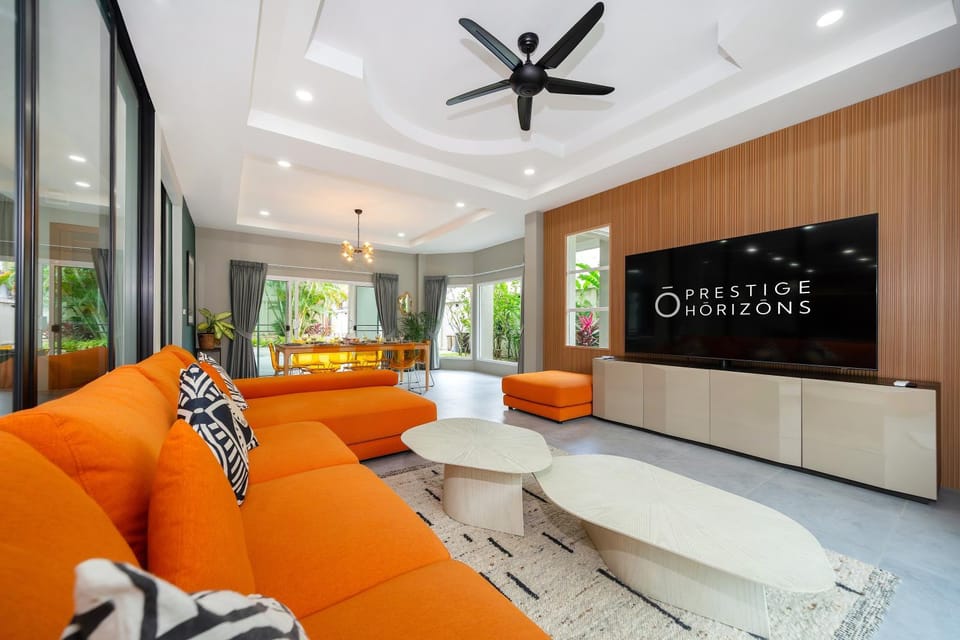 TV and multimedia, Living room, Seating area, Evening entertainment