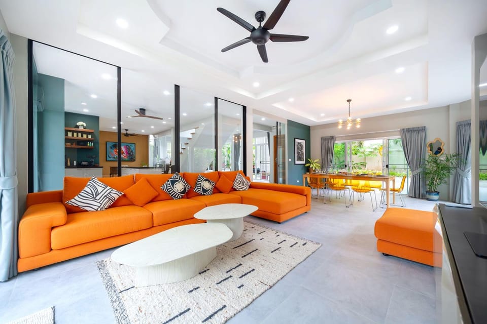 Living room, Seating area