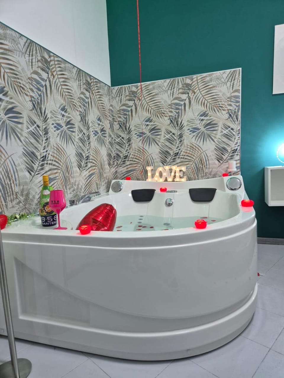 Hot Tub, Hot Tub