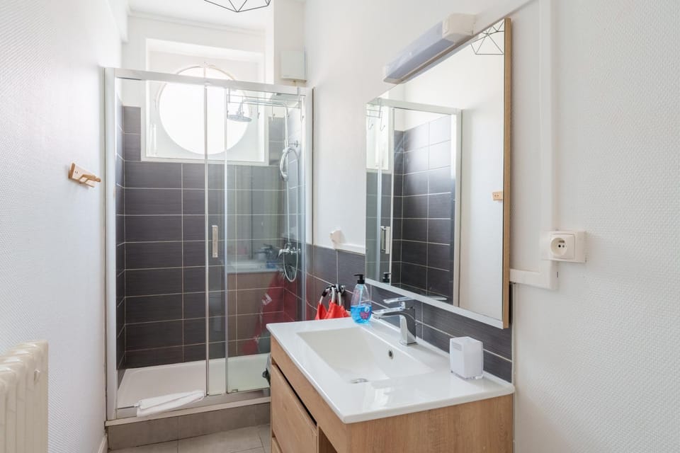 Shower, Bathroom