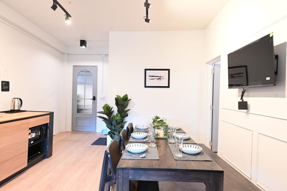 TV and multimedia, Kitchen or kitchenette, Dining area
