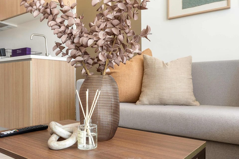 Kitchen or kitchenette, Living room, Seating area