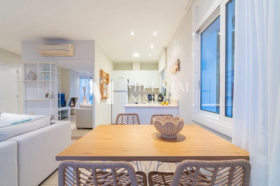 Kitchen or kitchenette, Living room, Dining area, air conditioner
