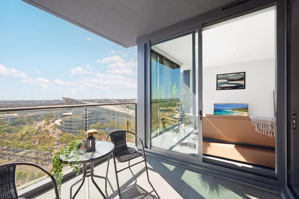 Day, View (from property/room), Balcony/Terrace, Living room, Dining area