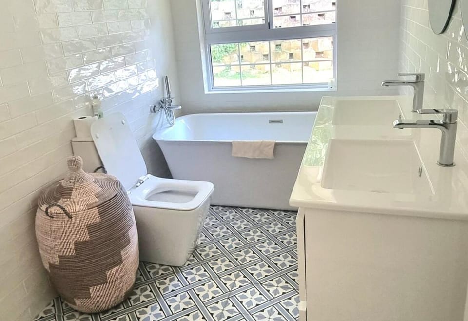 Shower, Toilet, Bath