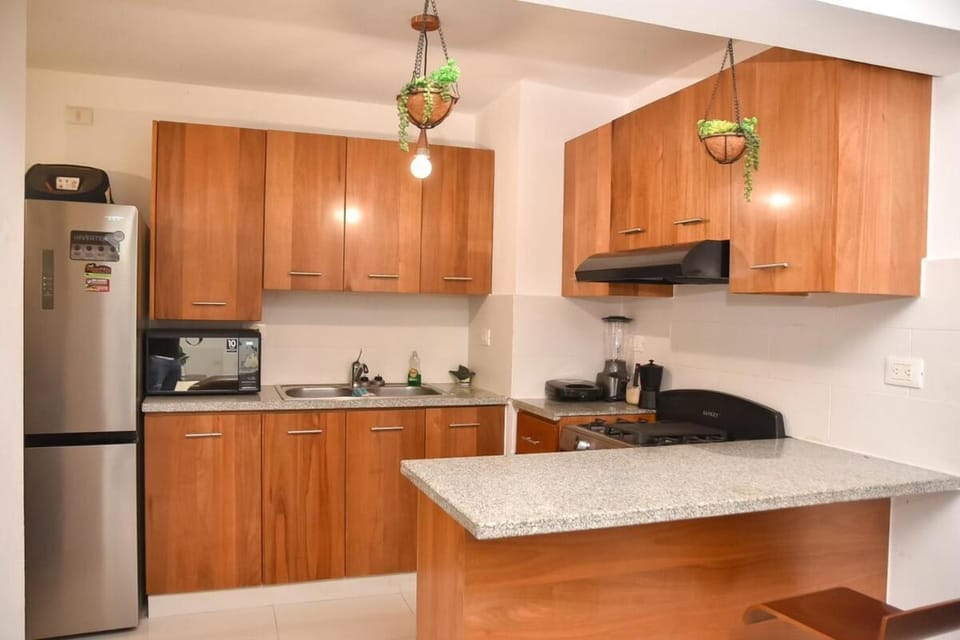 Coffee/tea facilities, Kitchen or kitchenette, stove, toaster