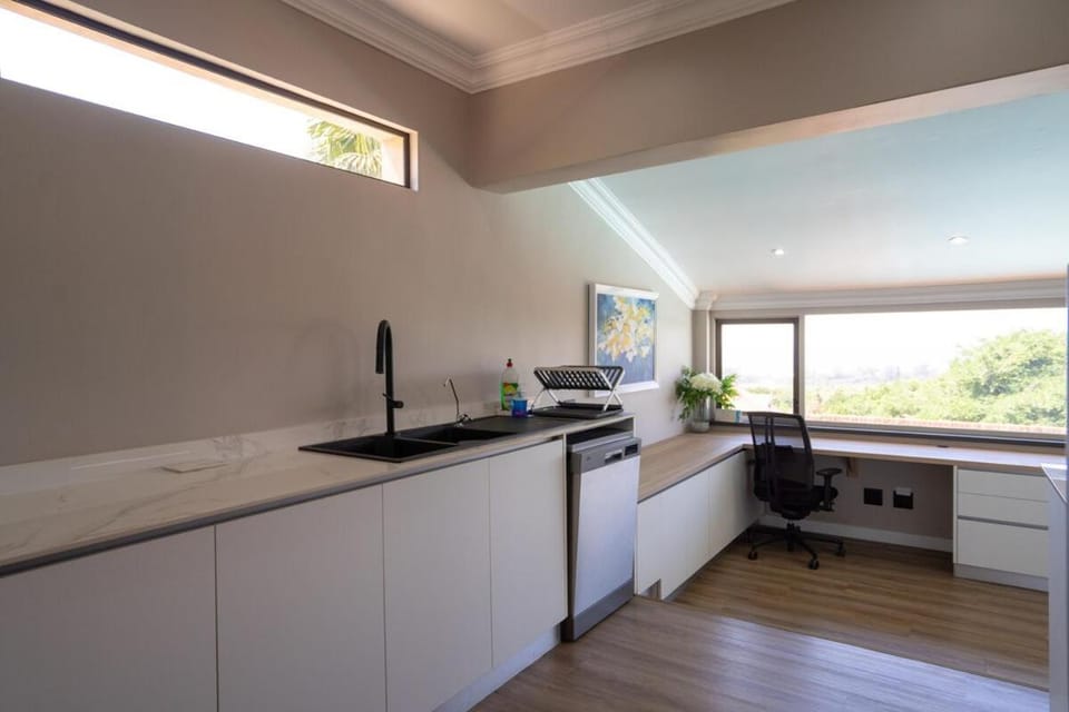Spacious 4-Bedroom Coastal Haven with Sea Views House in KwaZulu-Natal